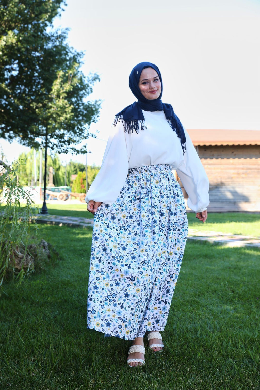 Bahar Dalı Mavi Çiçek Desenli Etek