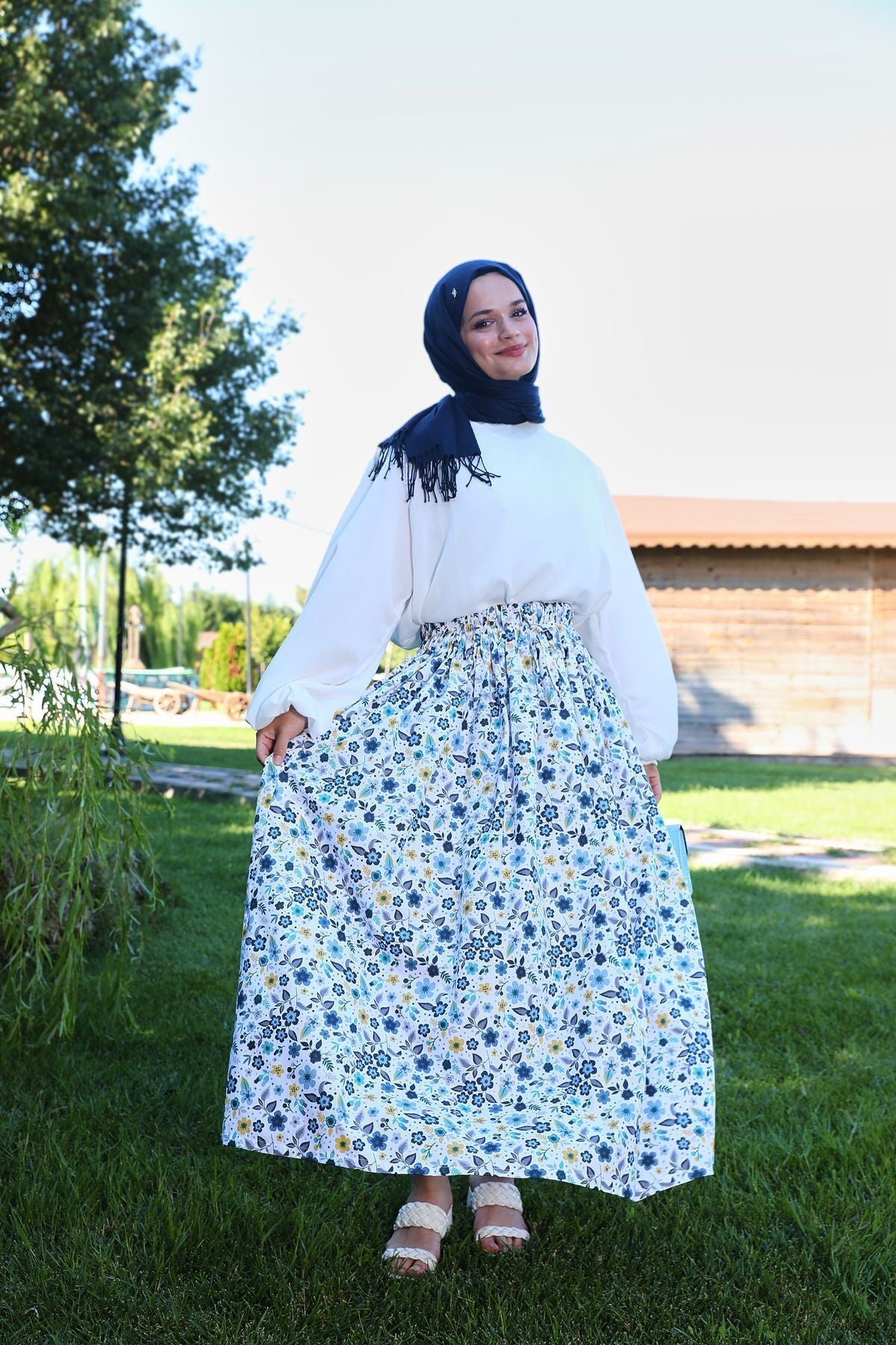 Bahar Dalı Mavi Çiçek Desenli Etek