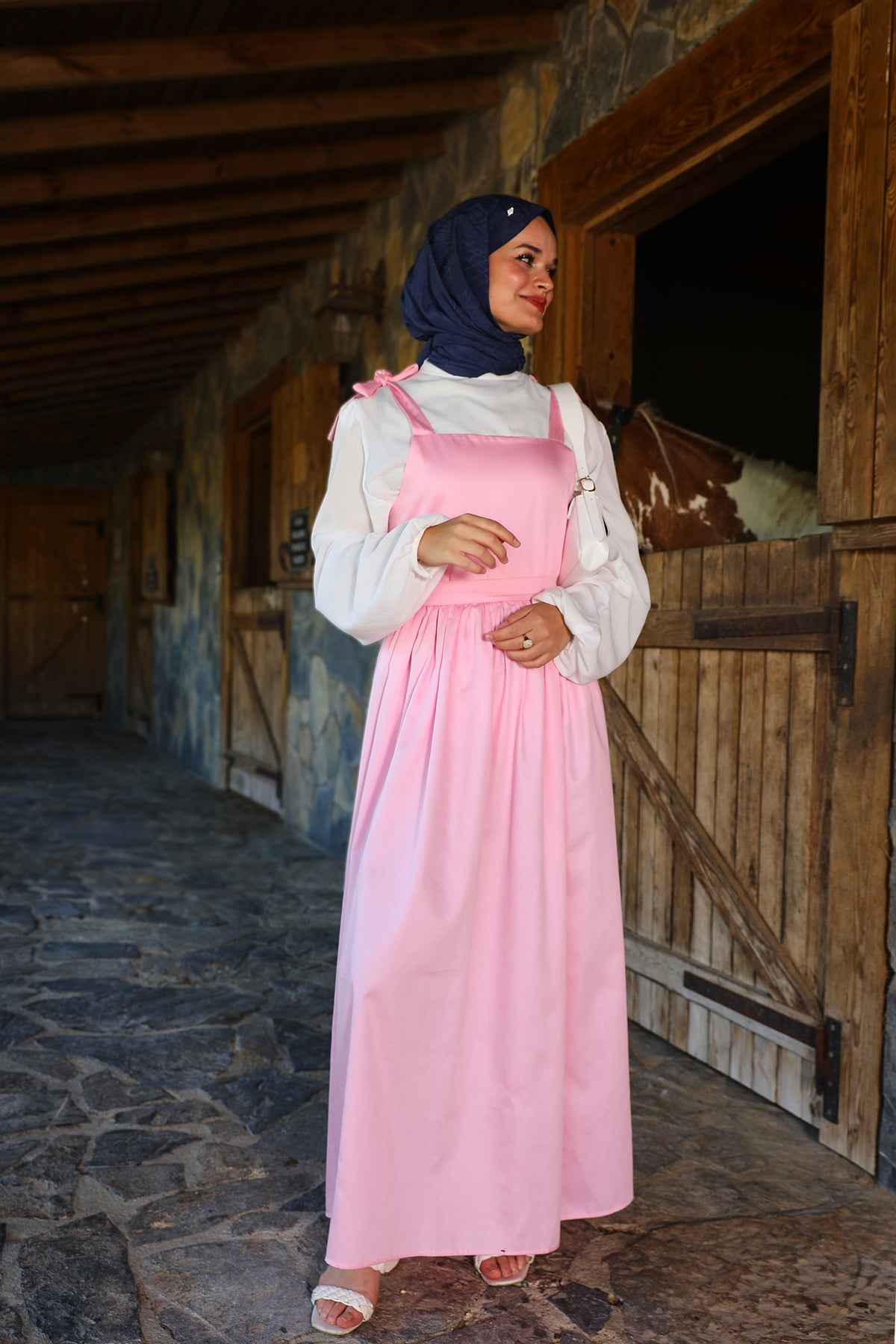 Omuzdan Bağlamalı Kuşaklı Pembe Jile