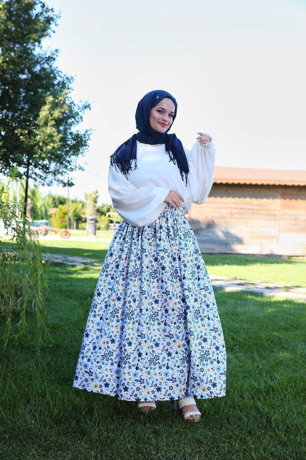 Bahar Dalı Mavi Çiçek Desenli Etek