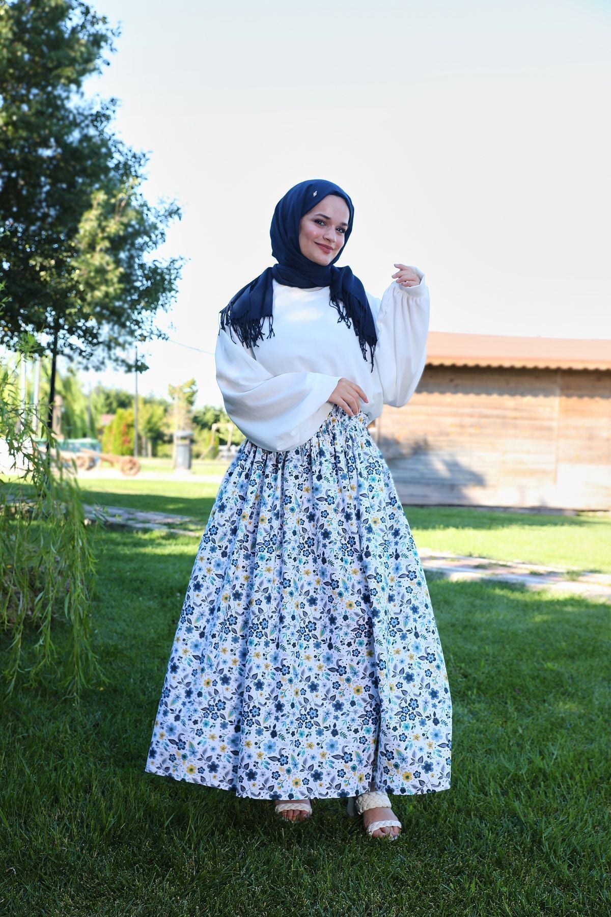 Bahar Dalı Mavi Çiçek Desenli Etek