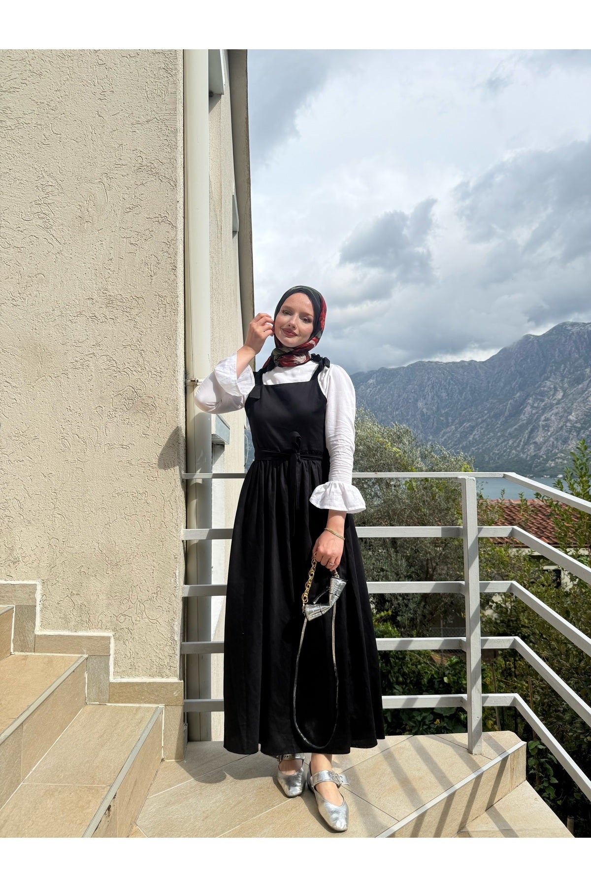 Omuzdan Bağlamalı Kuşaklı Siyah Jile