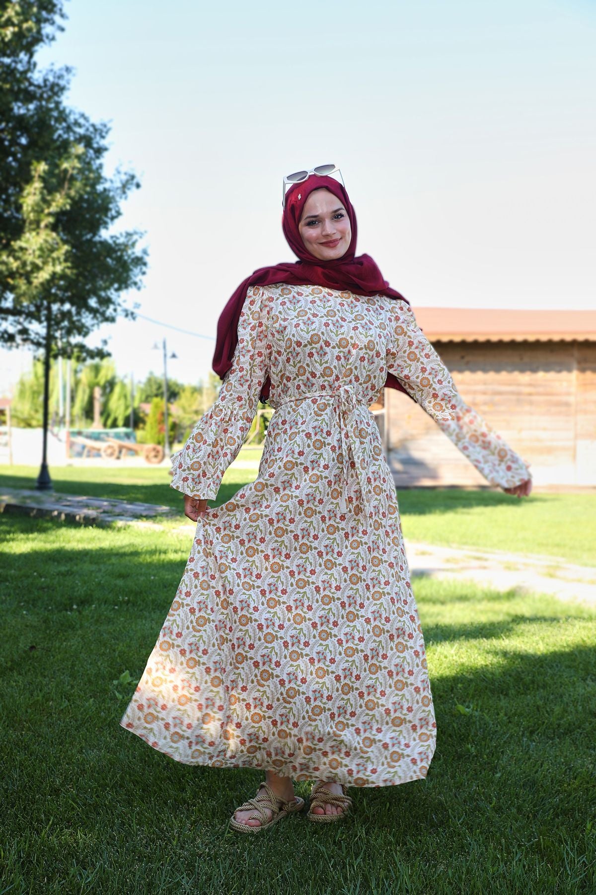 Kavuniçi Çiçek Desenli Şile Bezi Elbise