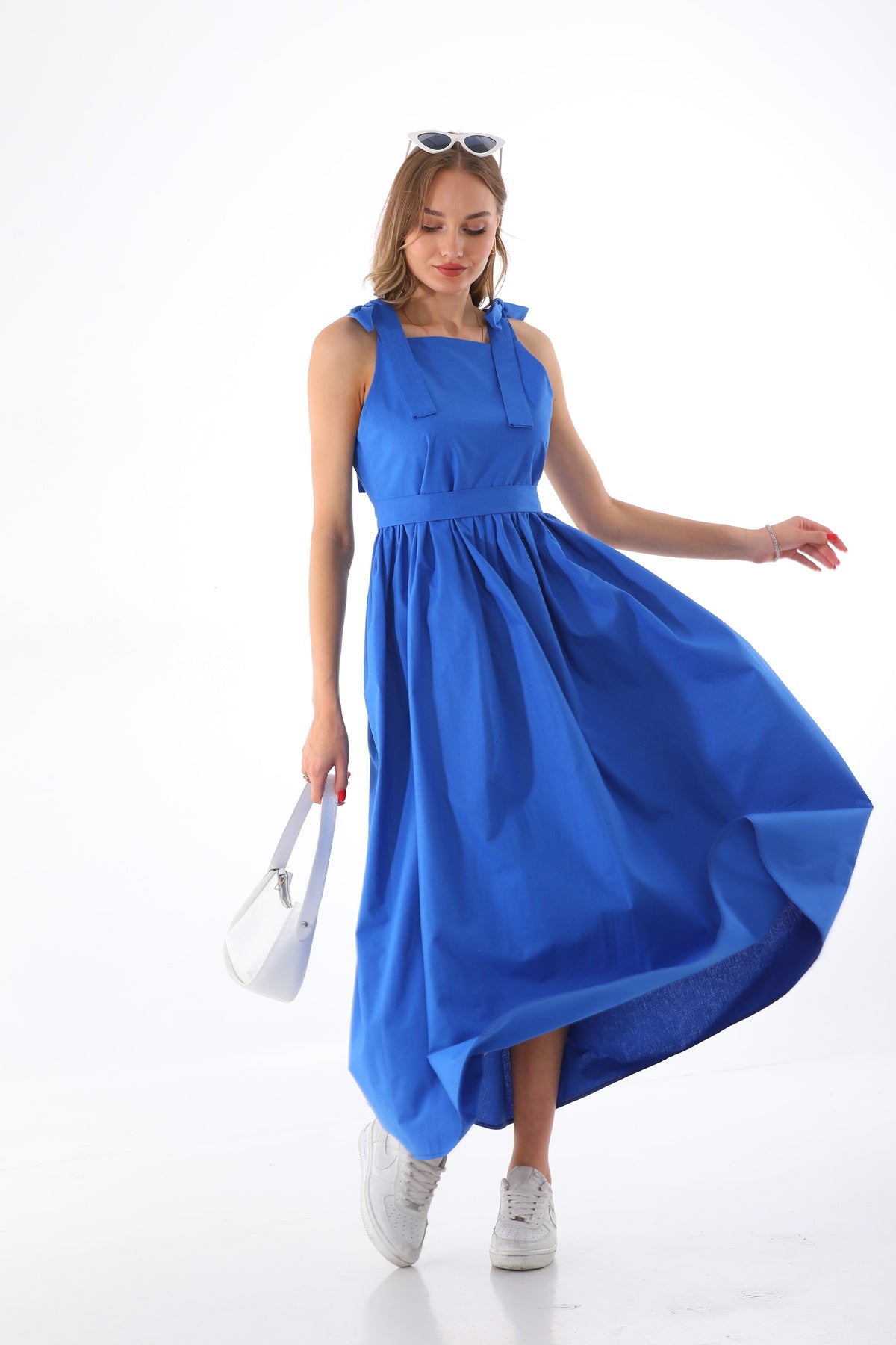 Omuzdan Bağlamalı Kuşaklı Mavi Jile