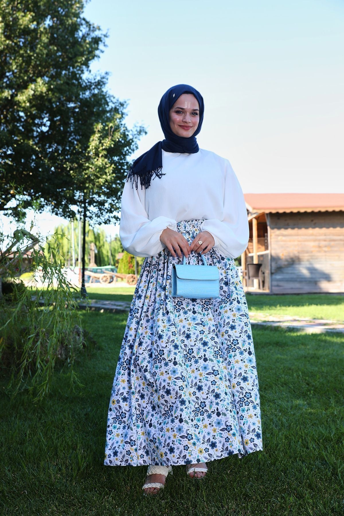 Bahar Dalı Mavi Çiçek Desenli Etek