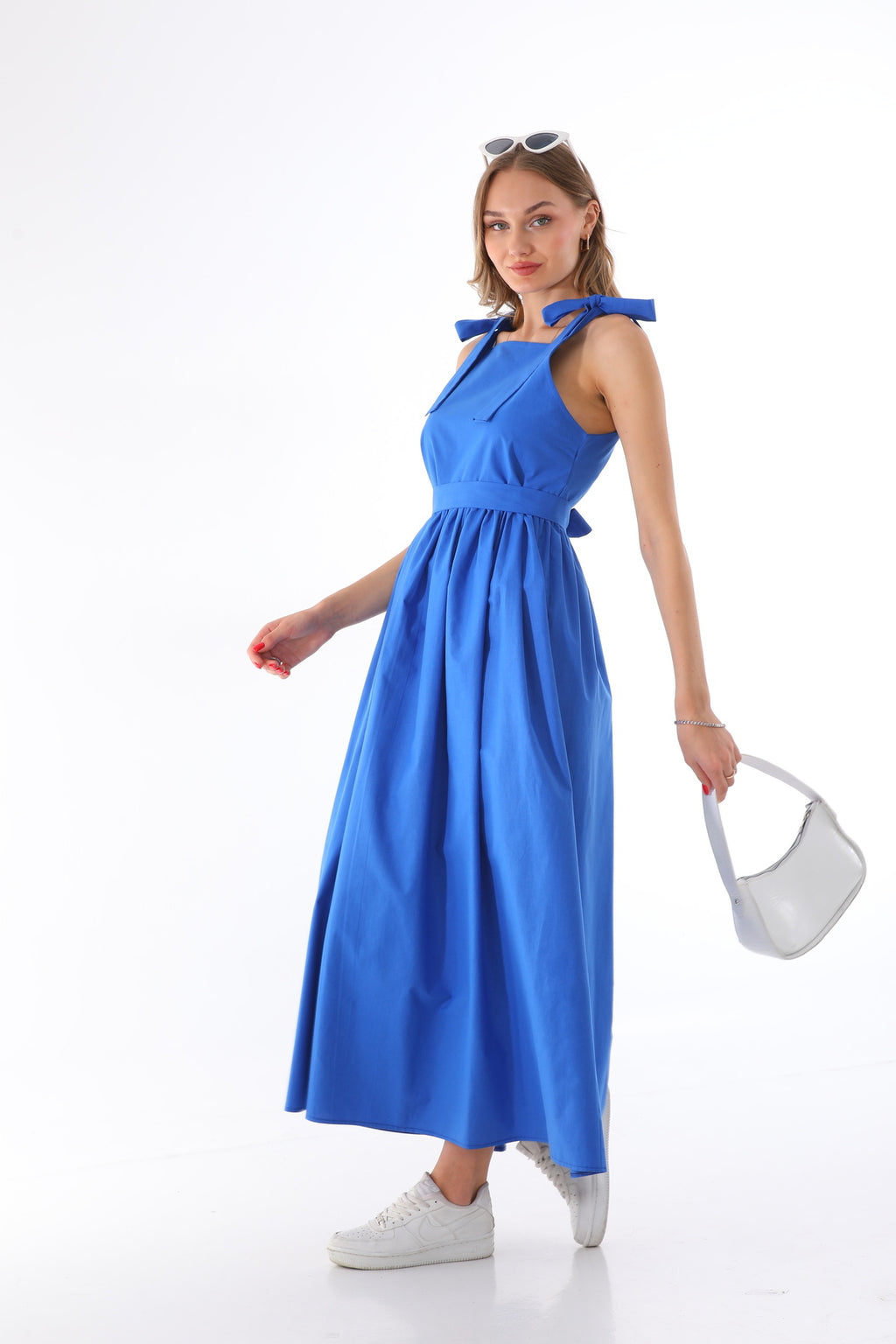 Omuzdan Bağlamalı Kuşaklı Mavi Jile