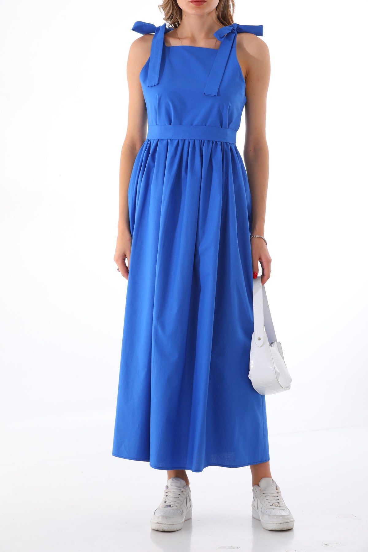 Omuzdan Bağlamalı Kuşaklı Mavi Jile