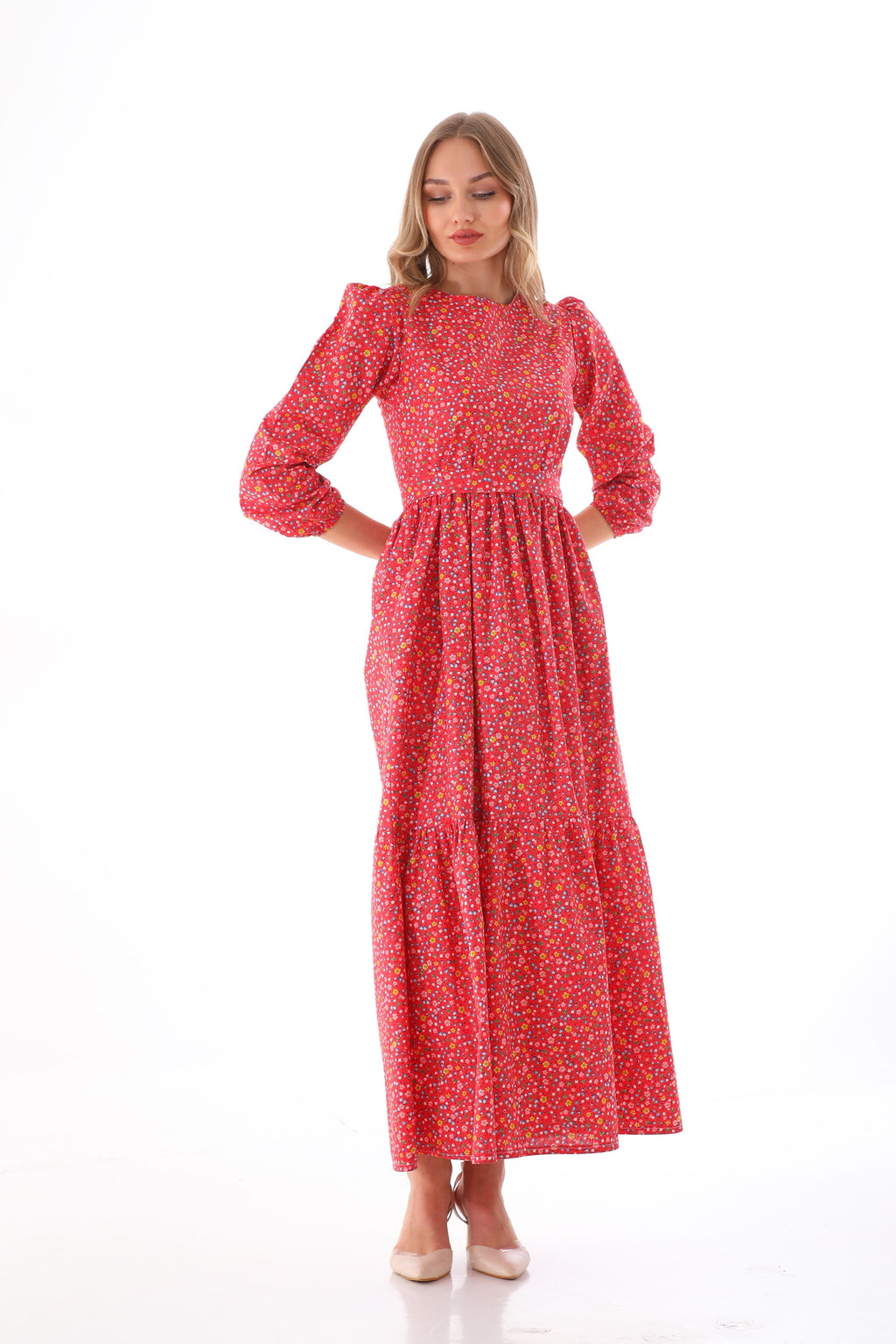 Kırmızı Çiçek Desenli Kat Kat Tesettür Elbise