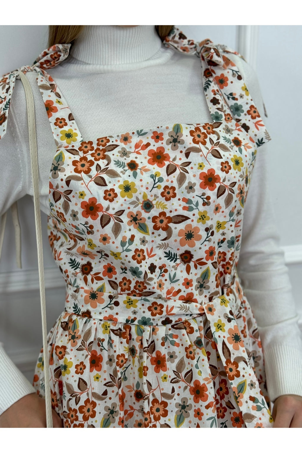 Omuzdan Bağlamalı Çiçek Desenli Turuncu Jile