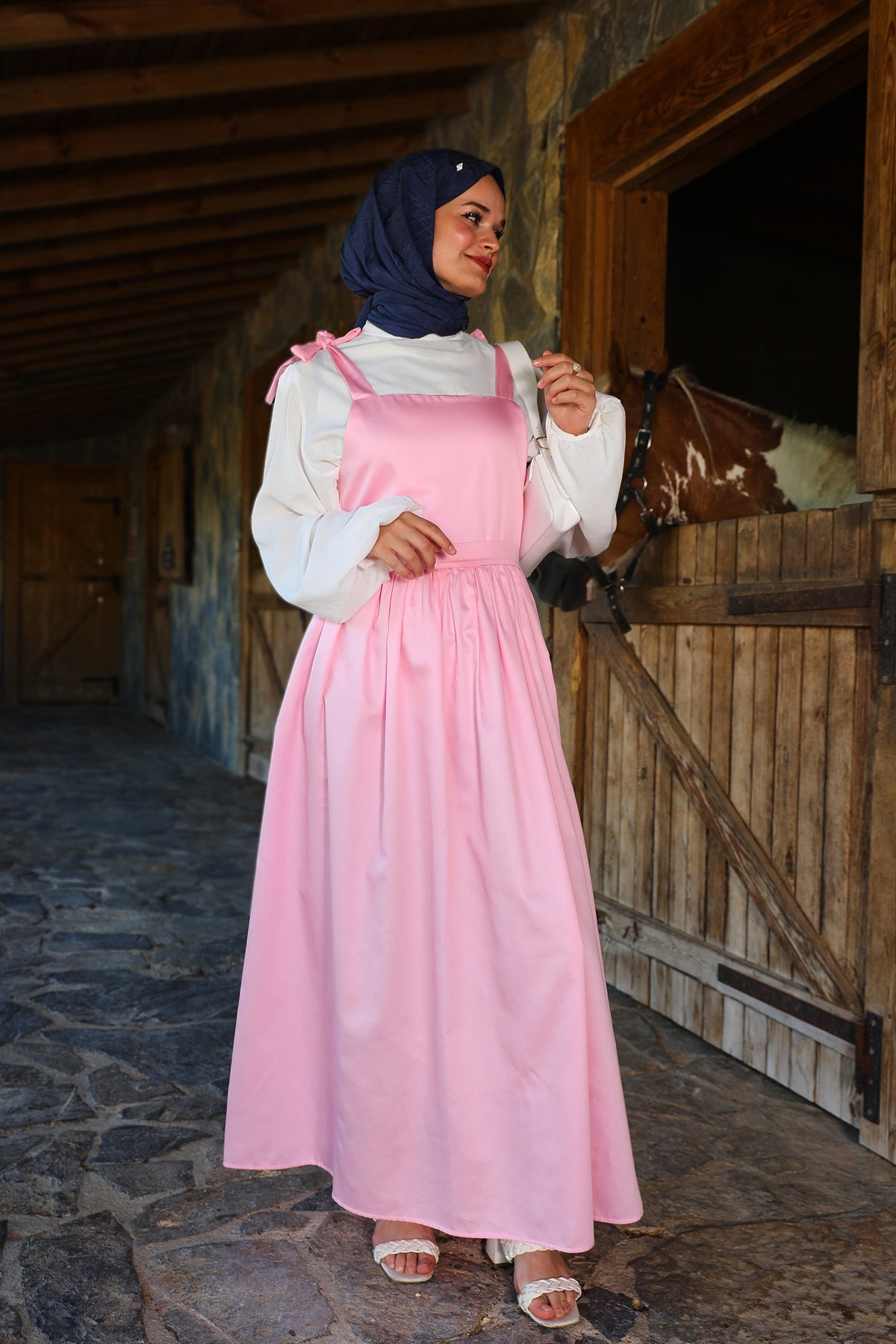 Omuzdan Bağlamalı Kuşaklı Pembe Jile