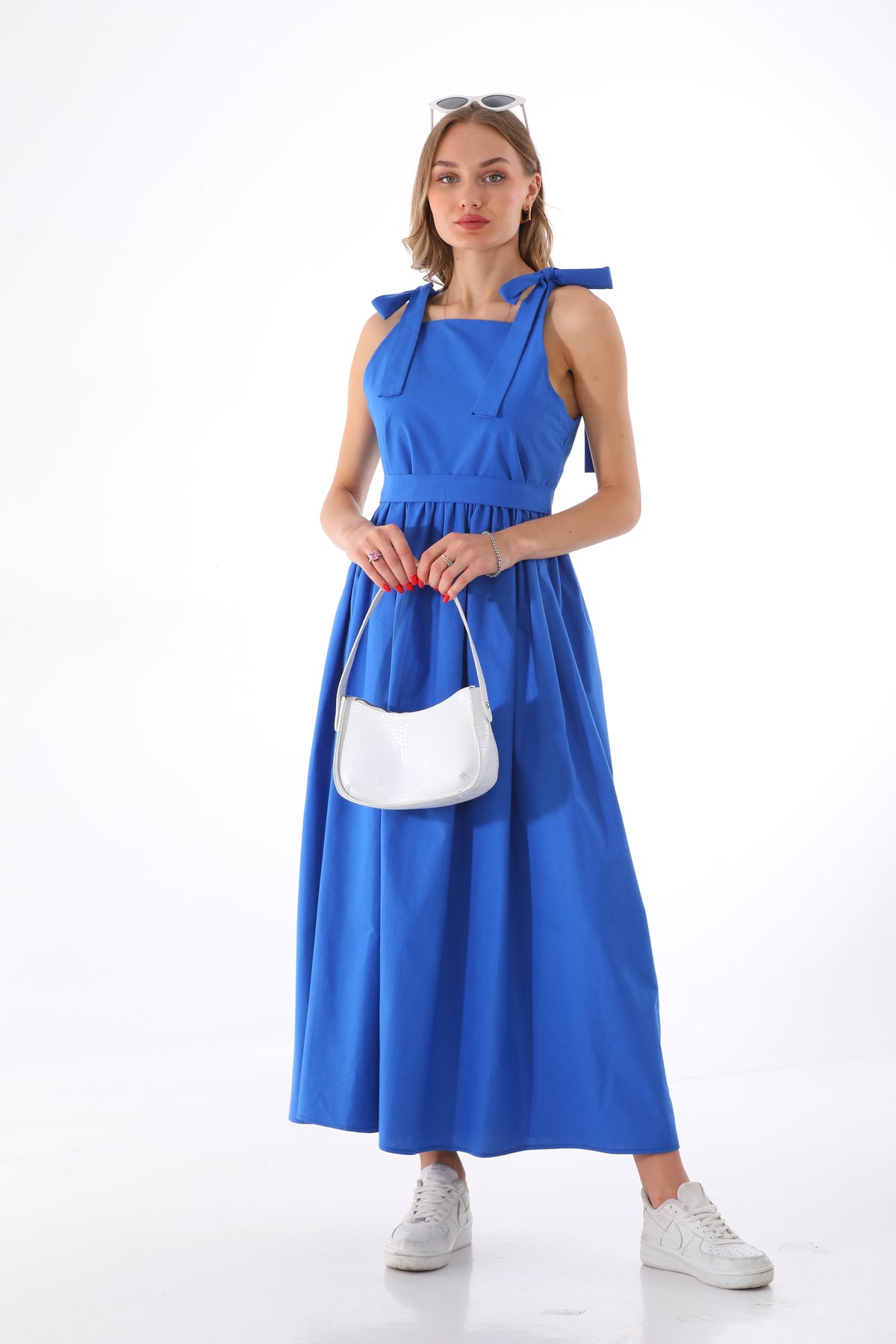 Omuzdan Bağlamalı Kuşaklı Mavi Jile