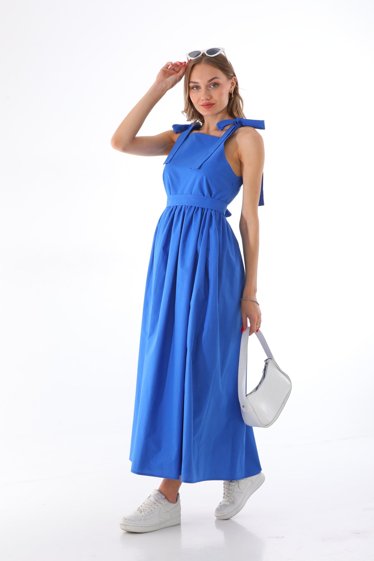 Omuzdan Bağlamalı Kuşaklı Mavi Jile