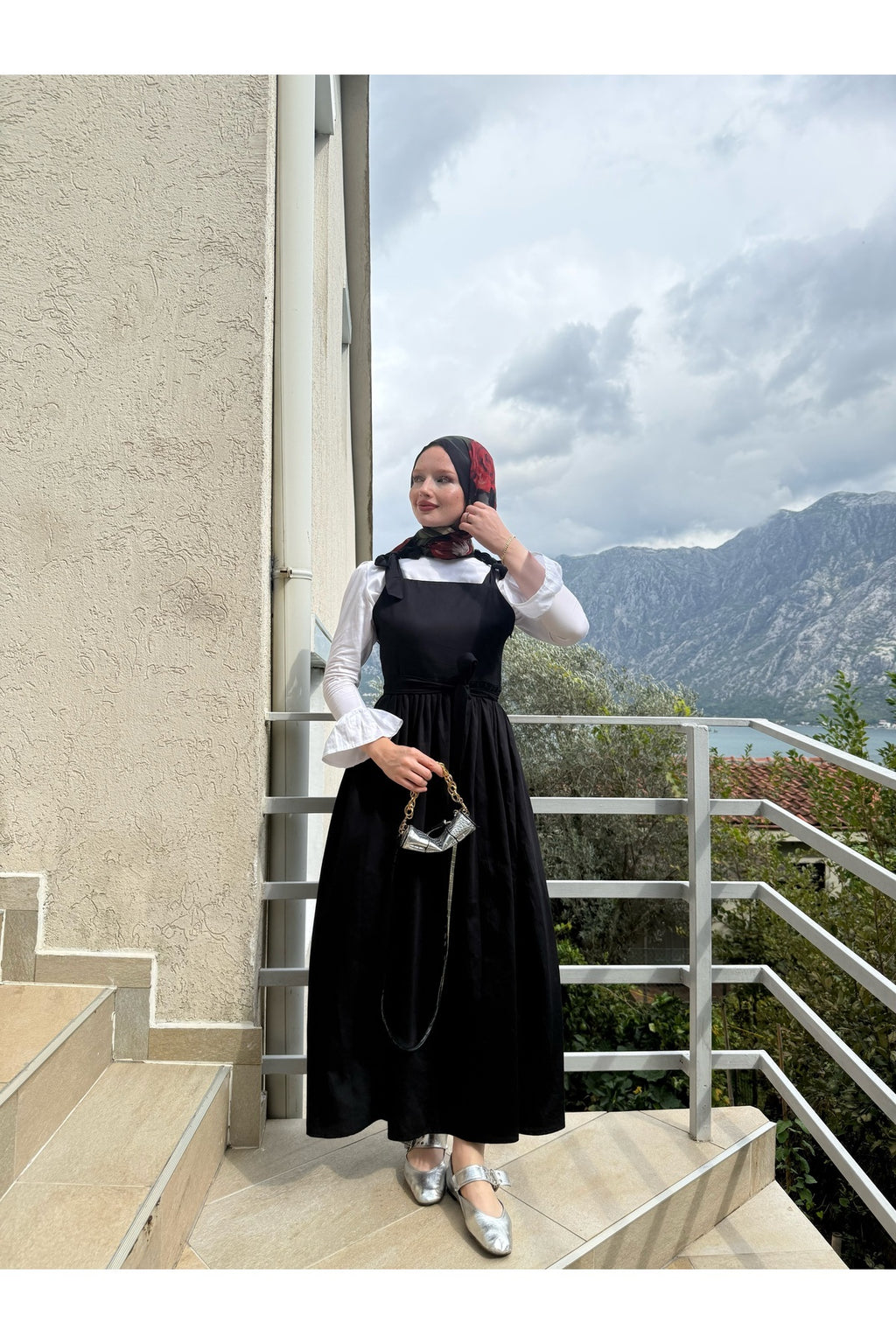 Omuzdan Bağlamalı Kuşaklı Siyah Jile