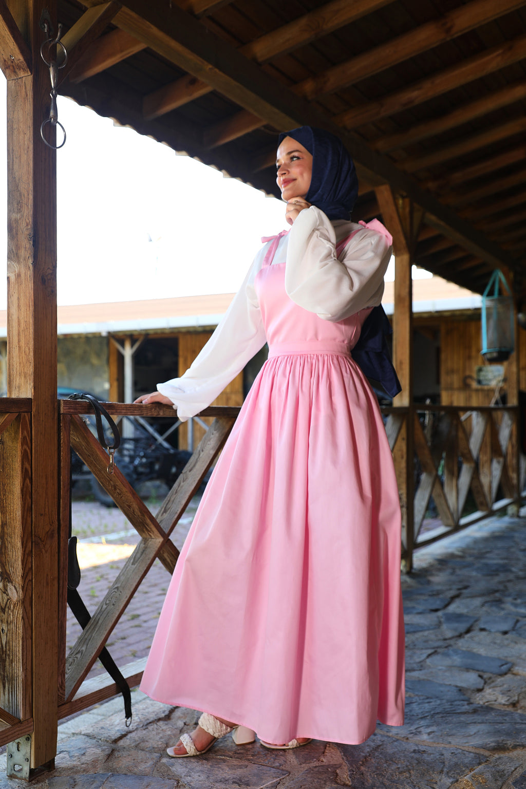 Omuzdan Bağlamalı Kuşaklı Pembe Jile