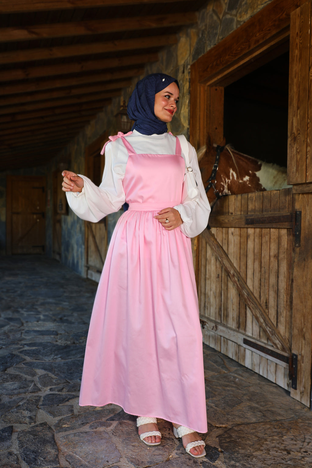 Omuzdan Bağlamalı Kuşaklı Pembe Jile