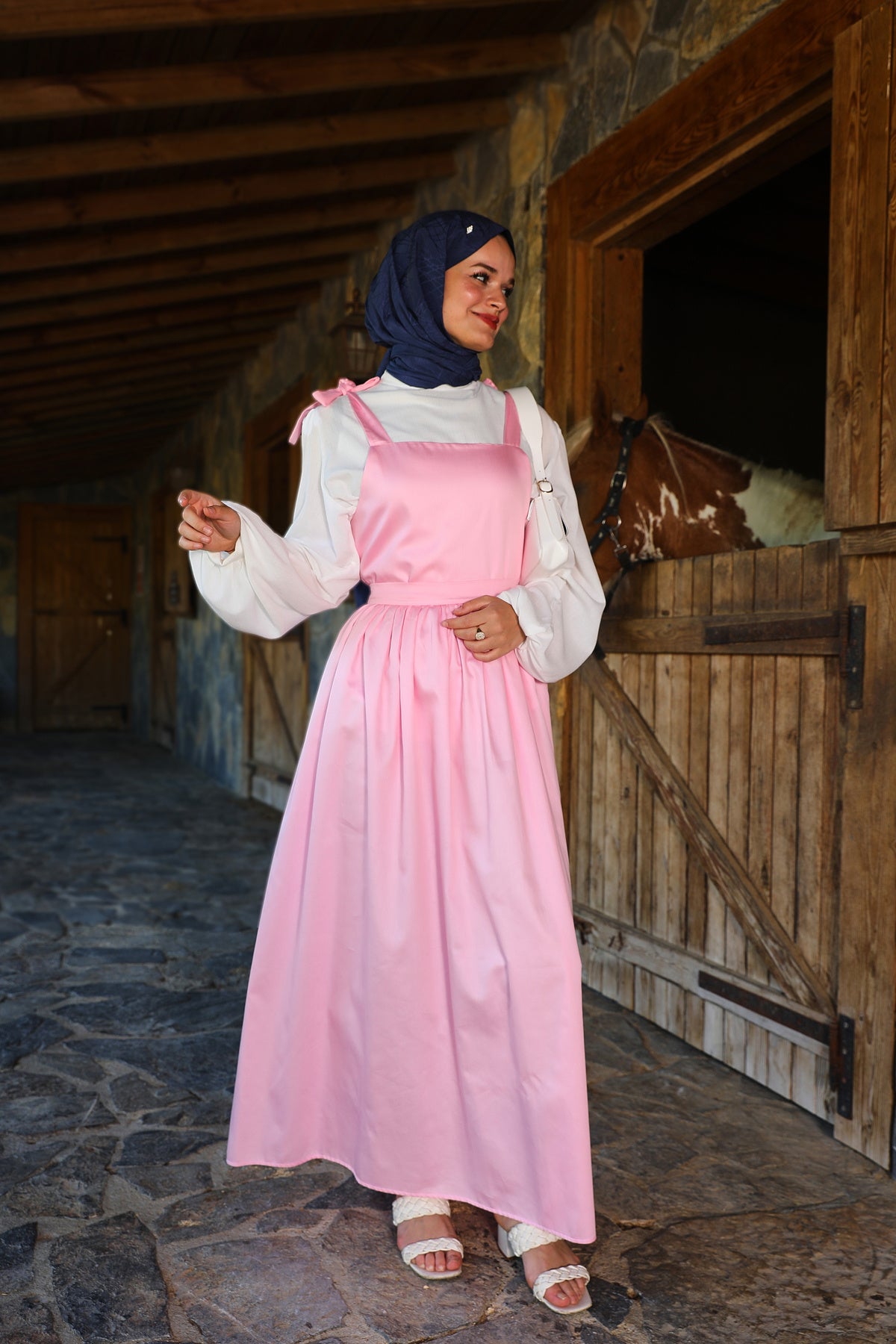 Omuzdan Bağlamalı Kuşaklı Pembe Jile