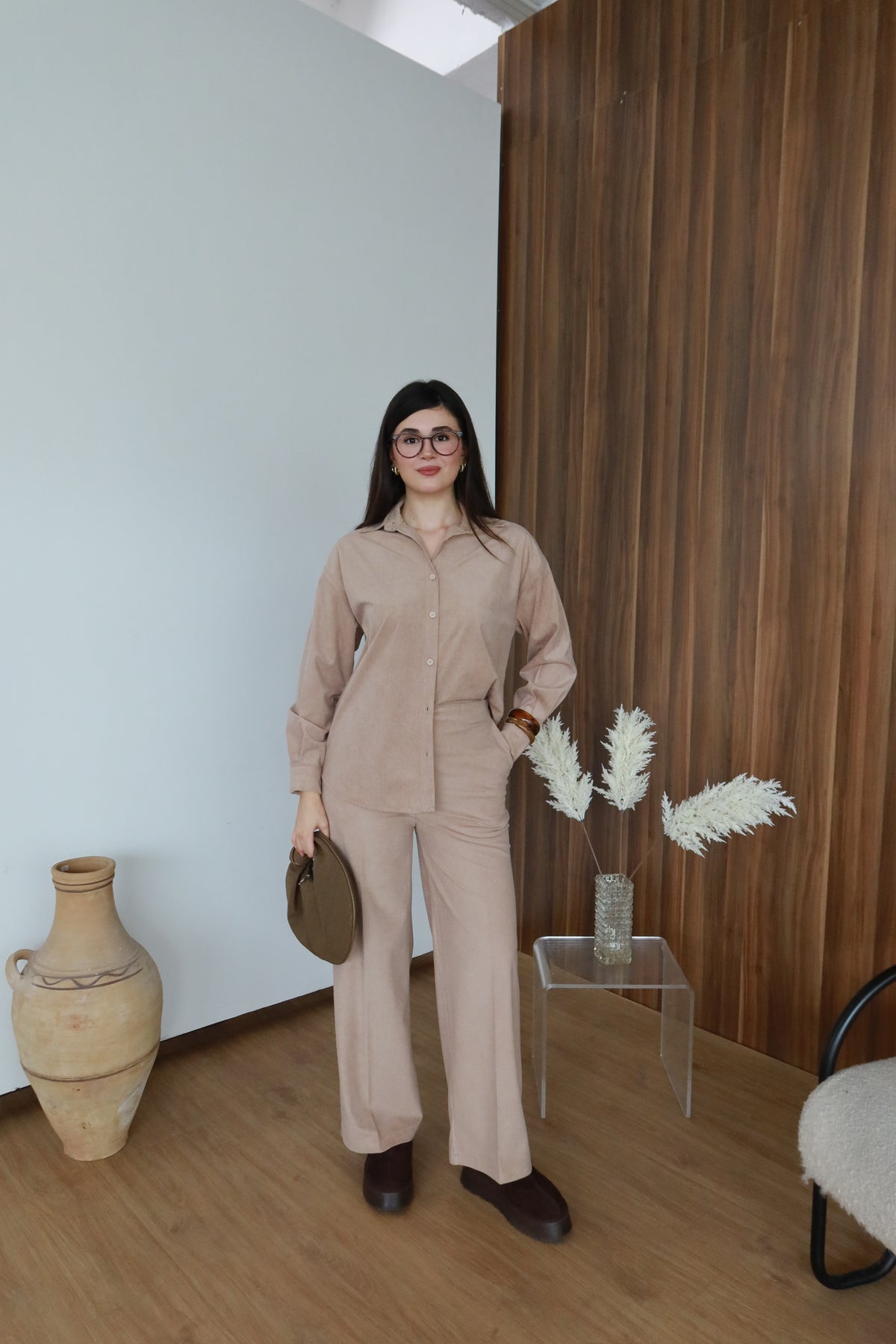 Bej Pantolonlu Kadife Takım