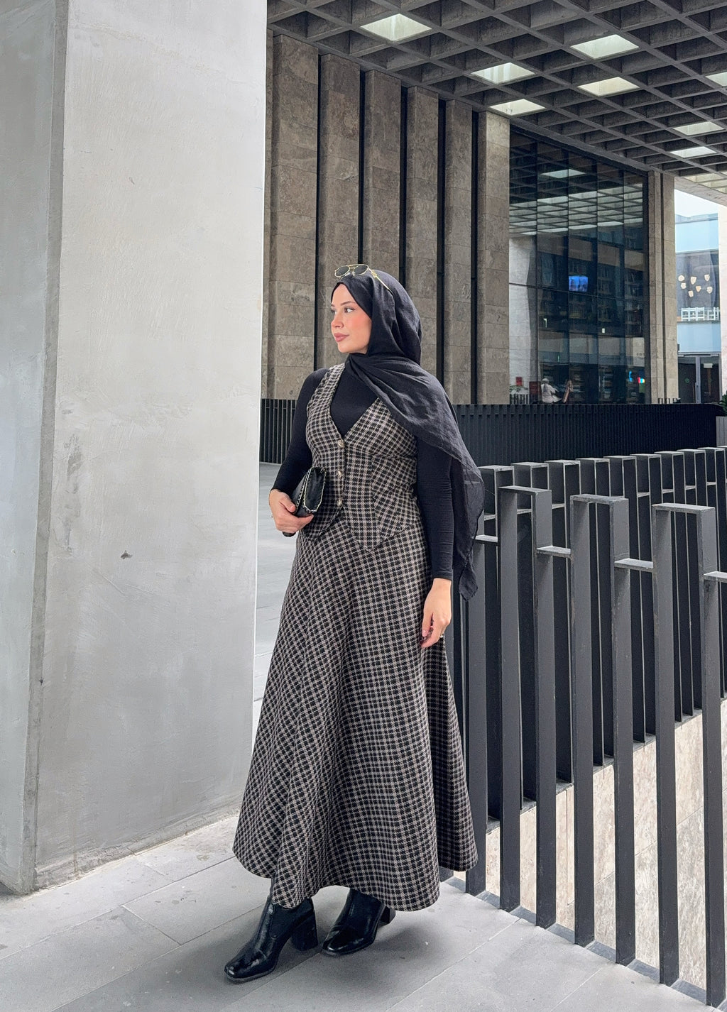 Kahverengi Ekoseli Kışlık Yelekli Takım