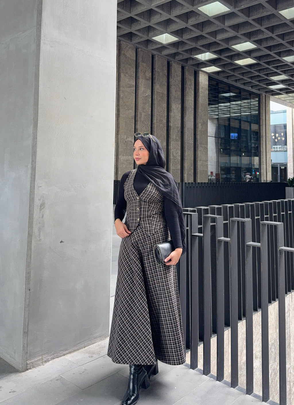 Kahverengi Ekoseli Kışlık Yelekli Takım