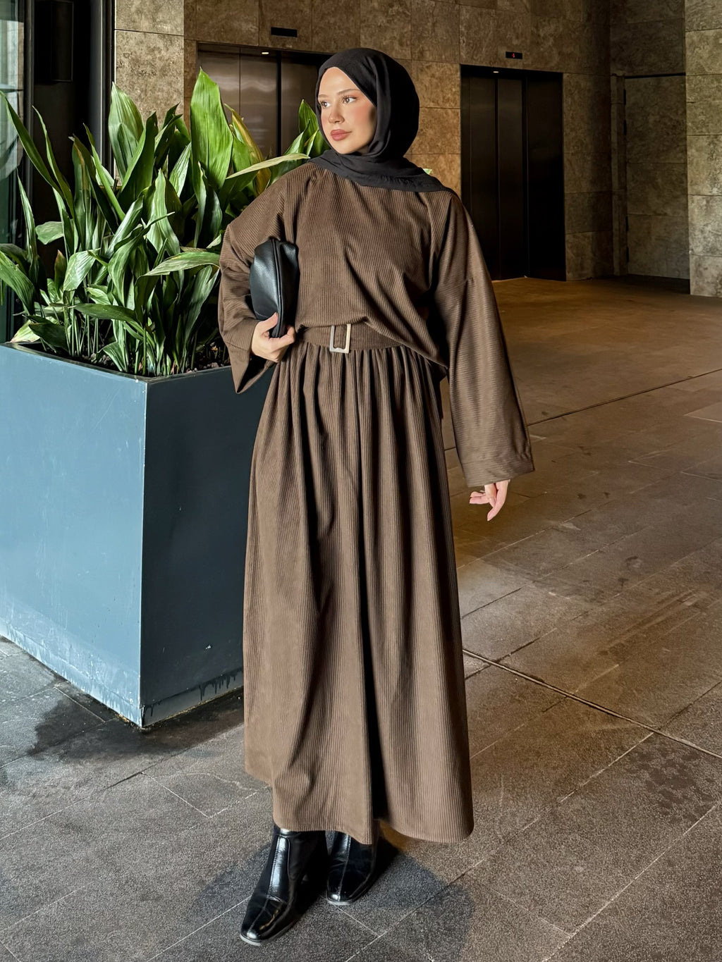 Kadın Kahverengi Kadife Etekli Takım