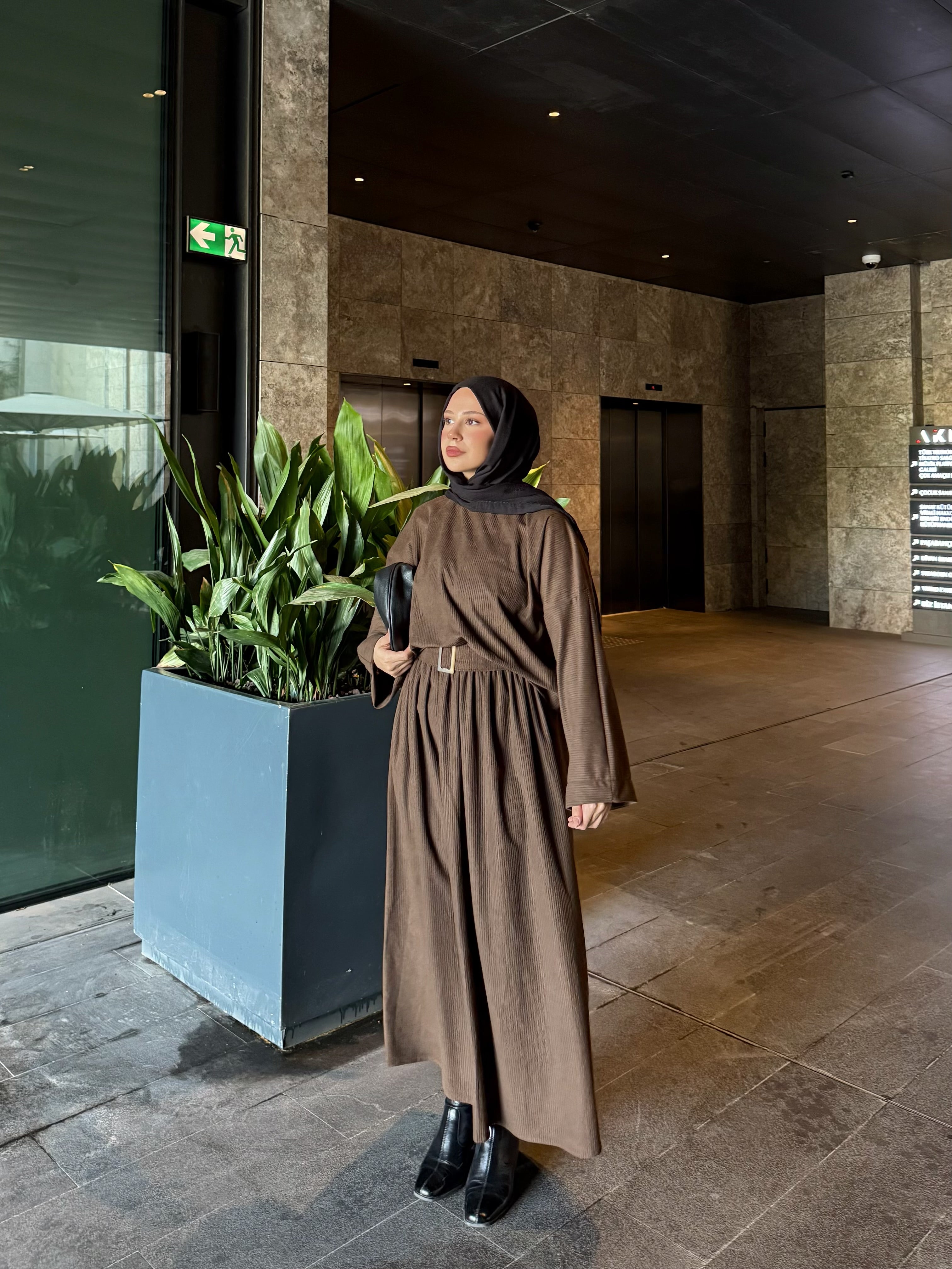 Kadın Kahverengi Kadife Etekli Takım