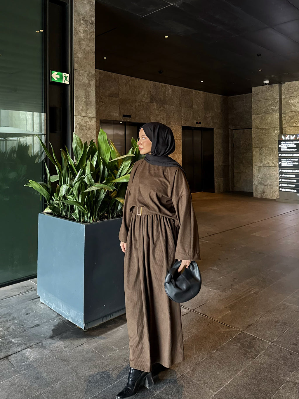 Kadın Kahverengi Kadife Etekli Takım