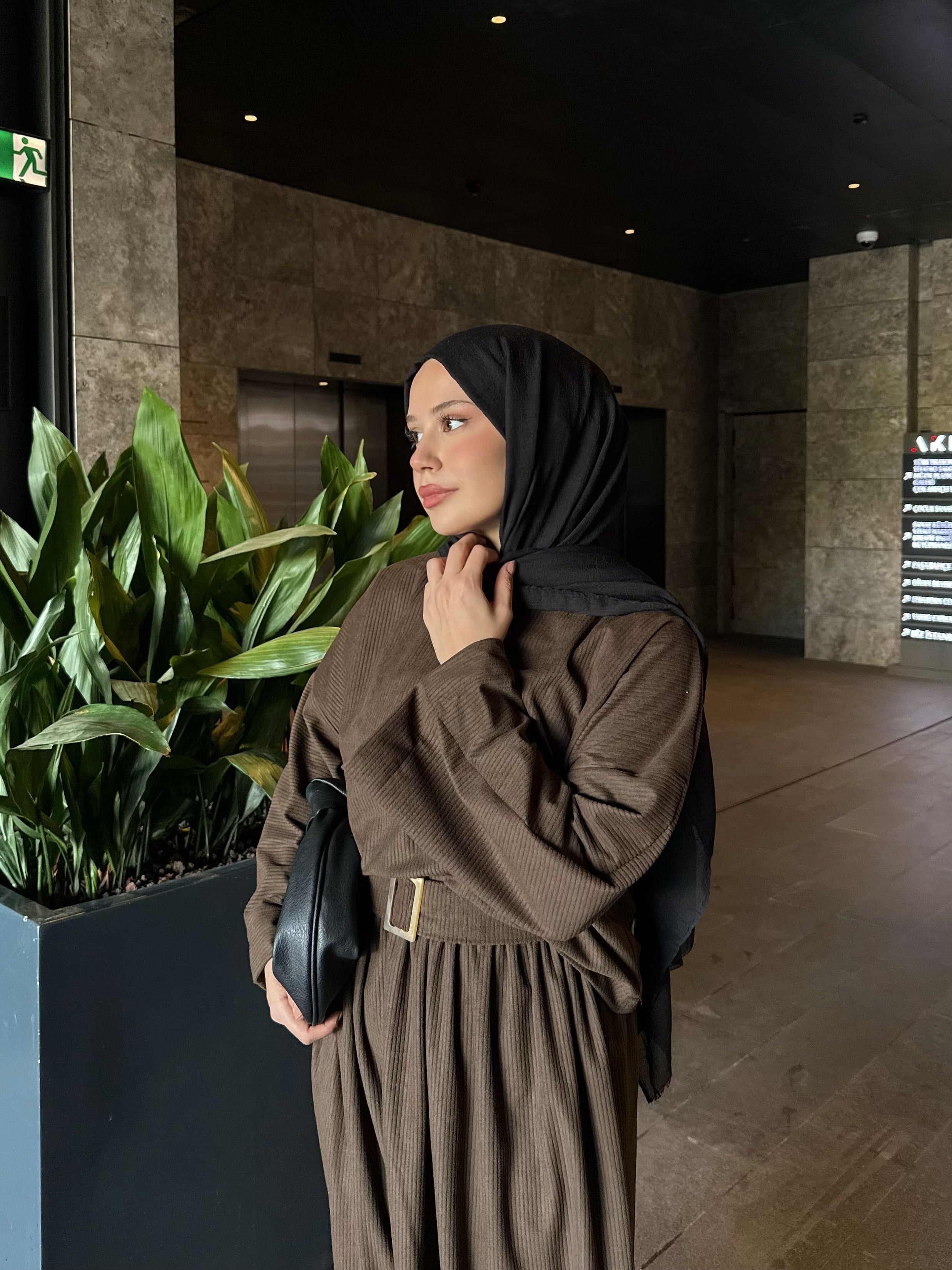 Kadın Kahverengi Kadife Etekli Takım