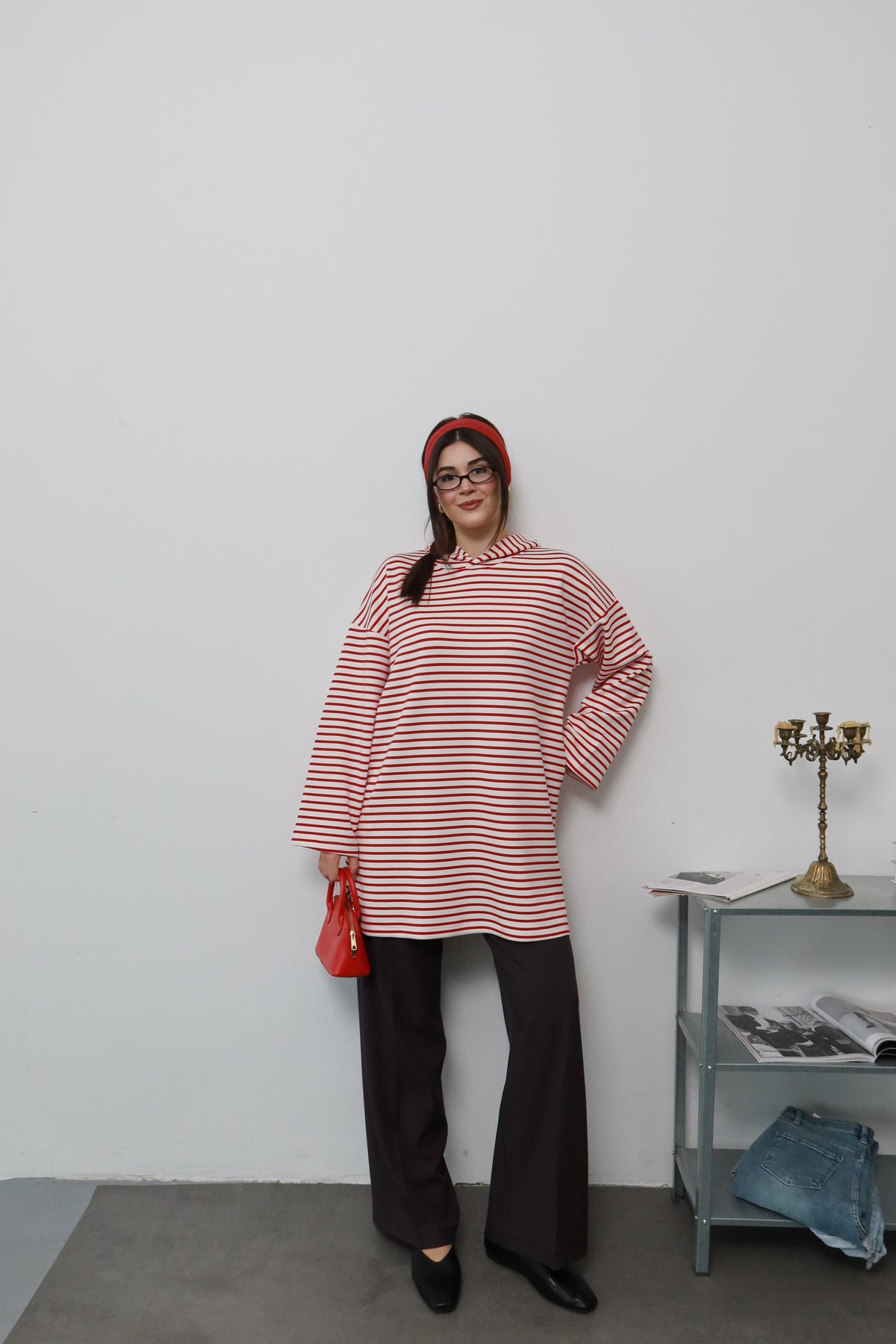 Kırmızı Çizgili Kapüşonlu Sweatshirt