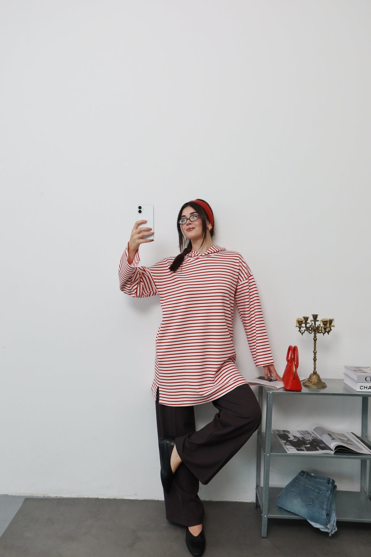 Kırmızı Çizgili Kapüşonlu Sweatshirt