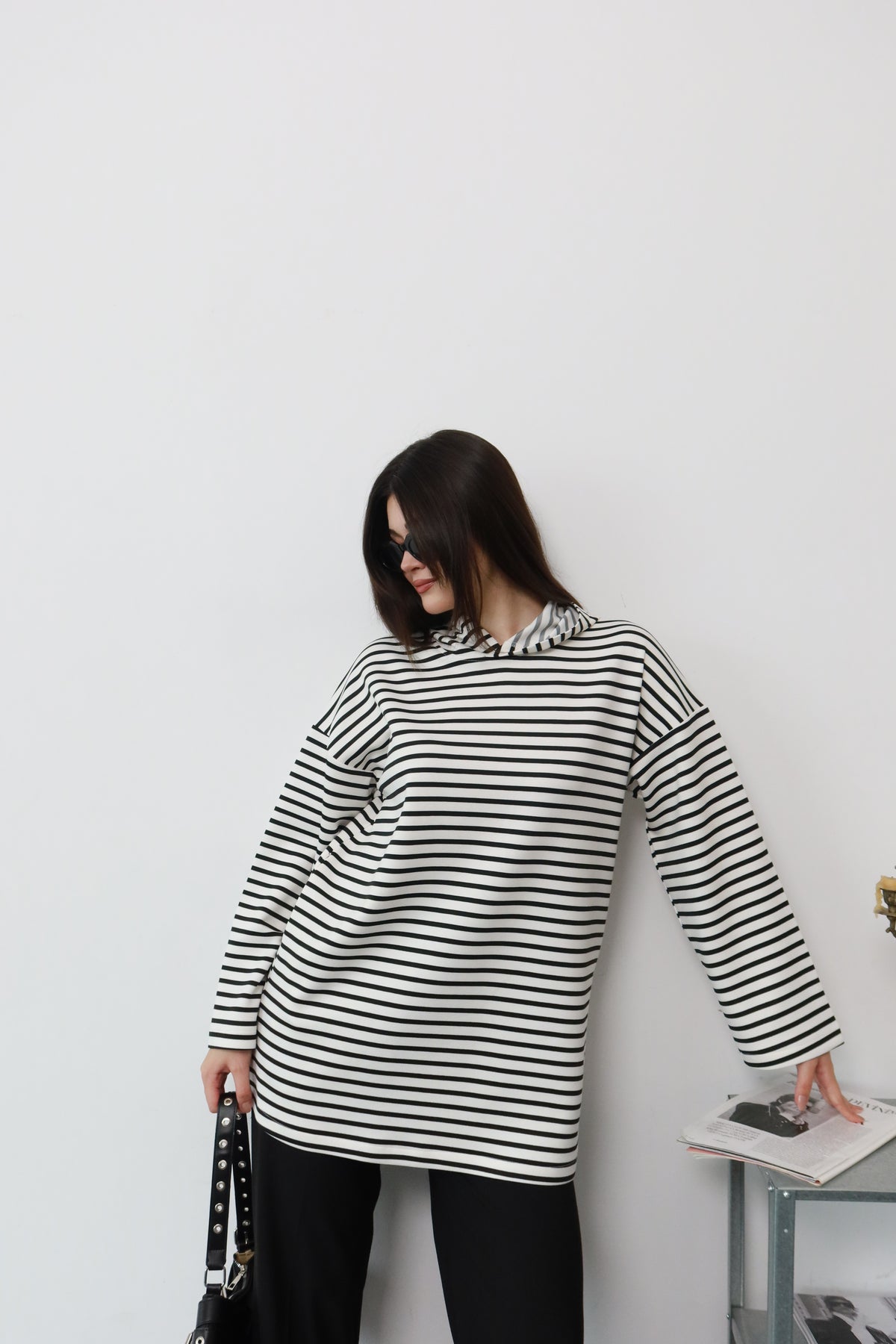 Siyah Çizgili Kapüşonlu Sweatshirt