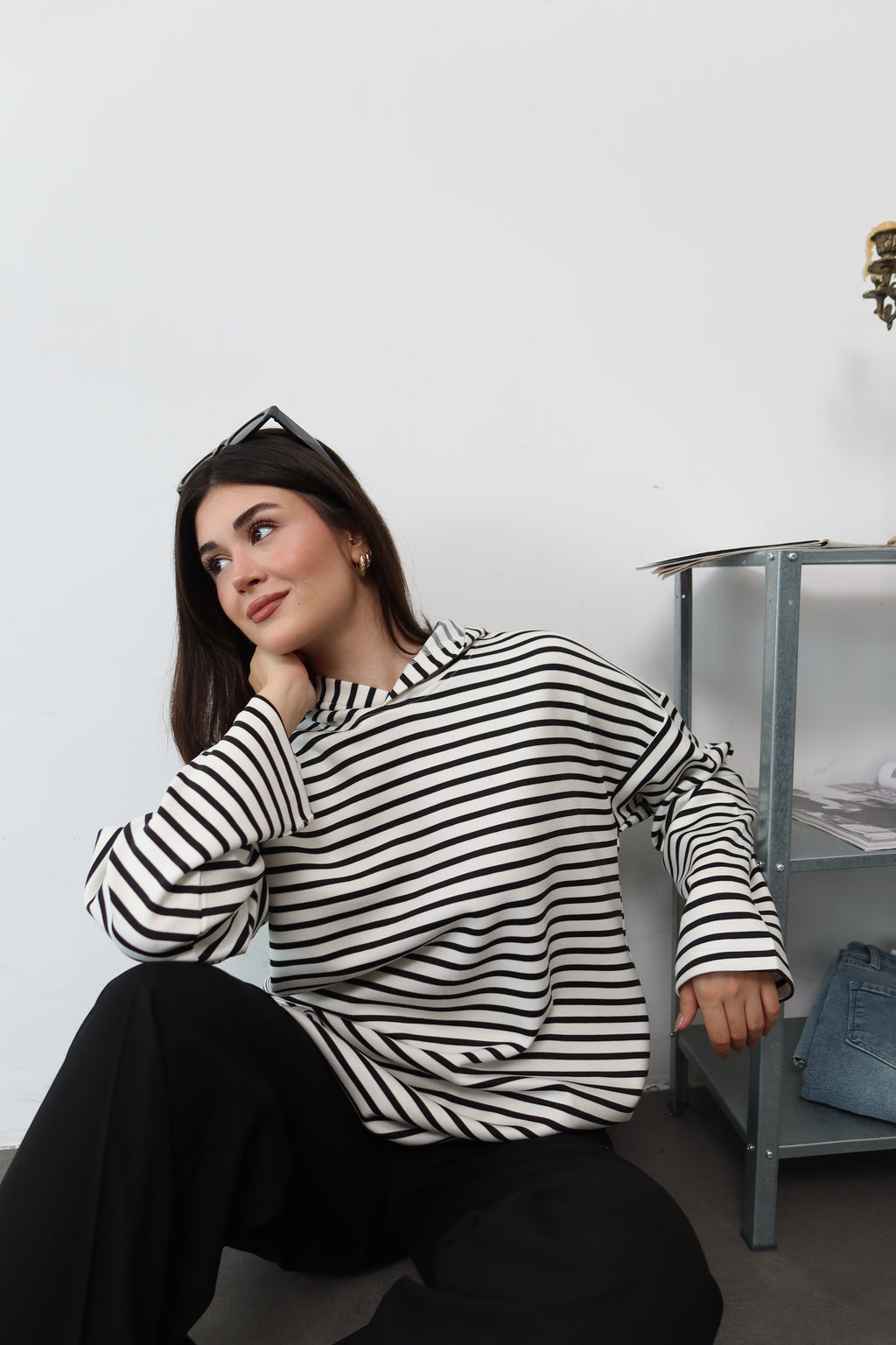 Siyah Çizgili Kapüşonlu Sweatshirt