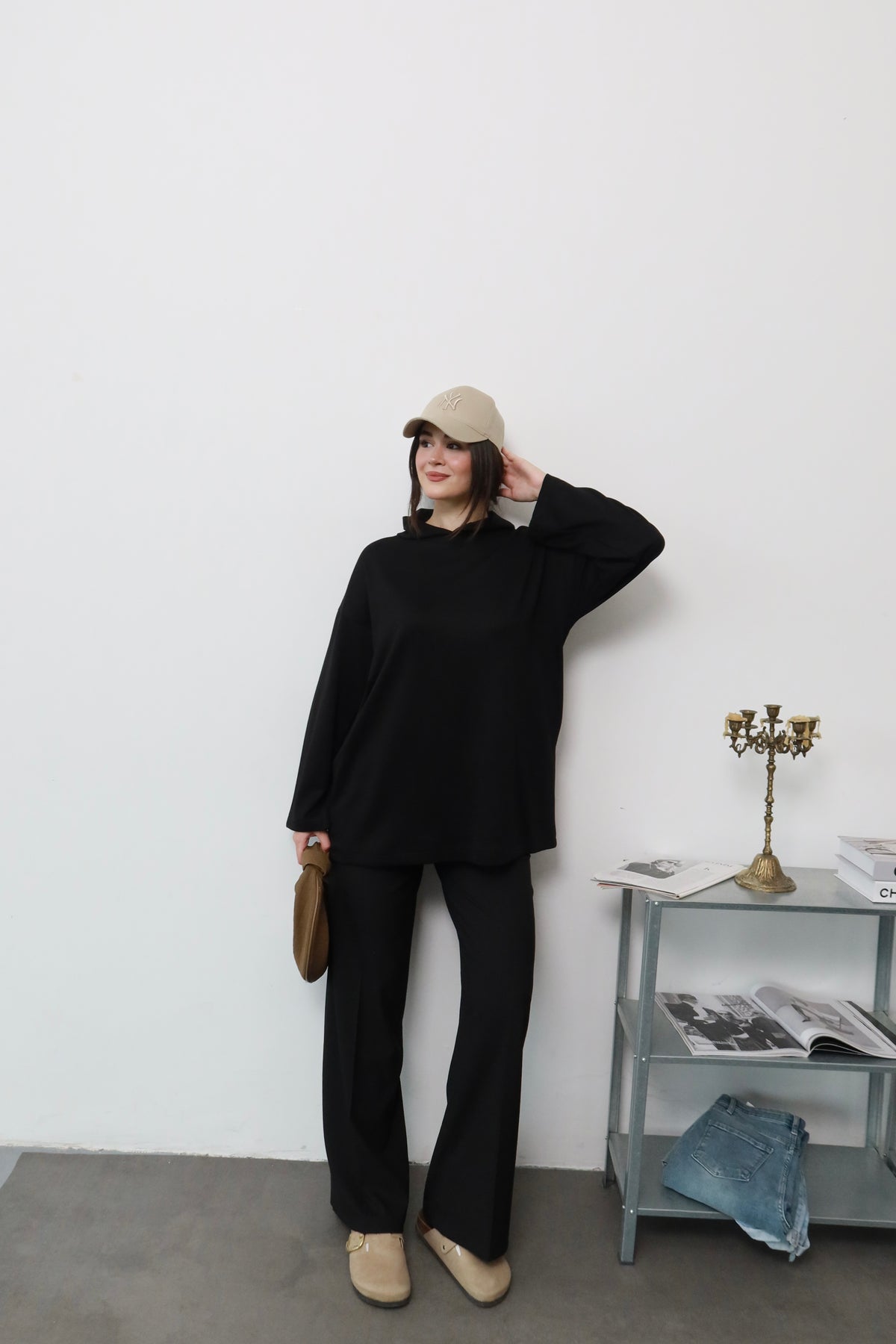 Siyah Kapüşonlu Sweatshirt