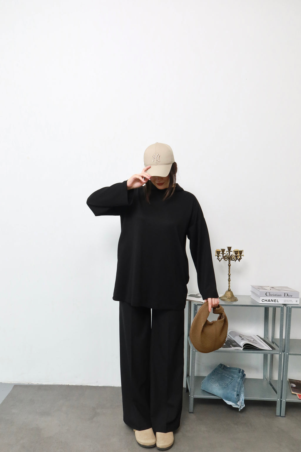 Siyah Kapüşonlu Sweatshirt