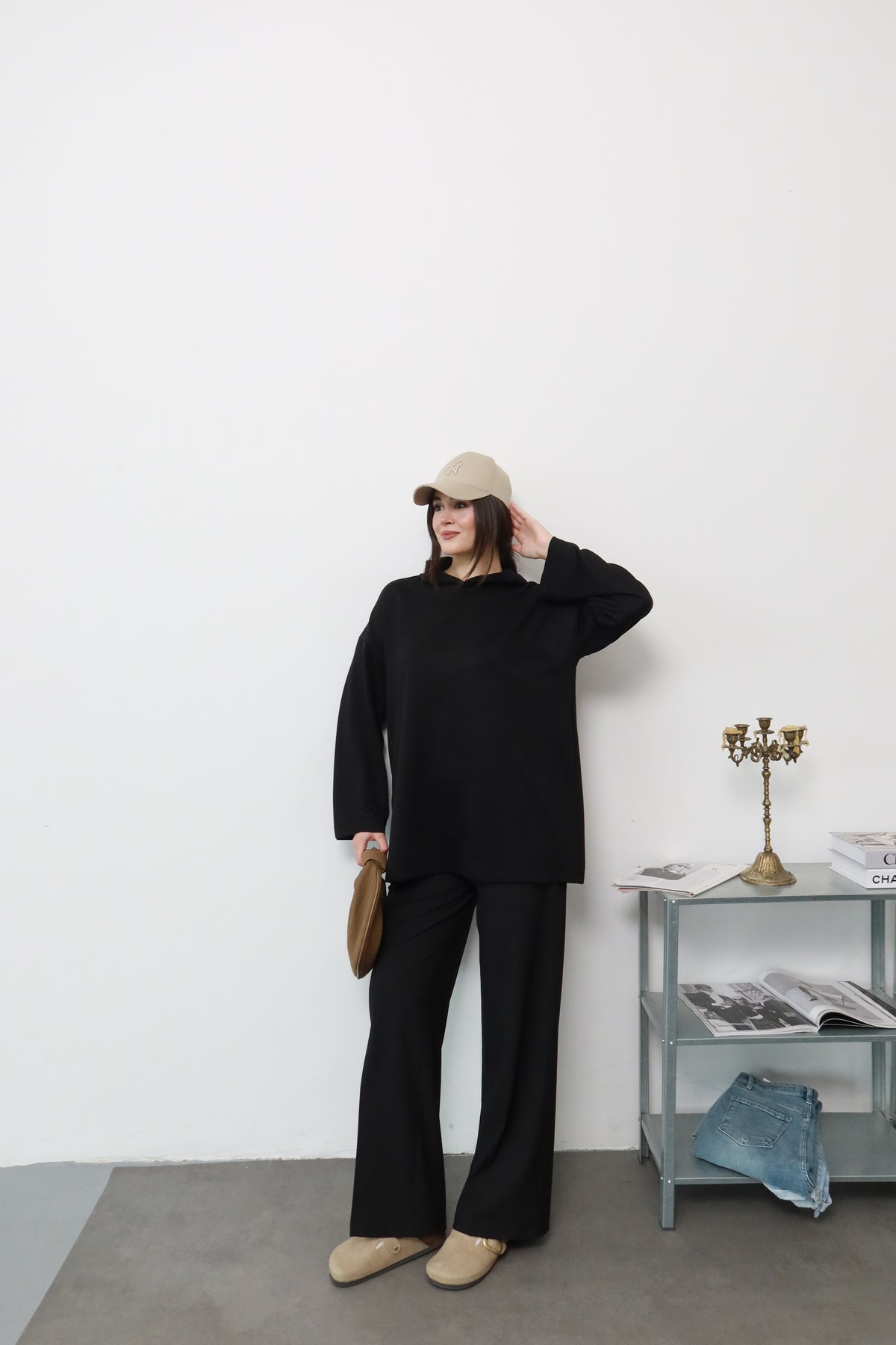 Siyah Kapüşonlu Sweatshirt